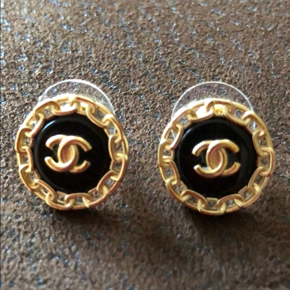 Chanel CC logo